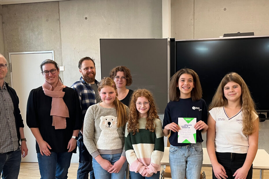 Die Preisträger und betreuenden Lehrerinnen und Lehrer des Vorlesewettbewerbs des GTOs 2025