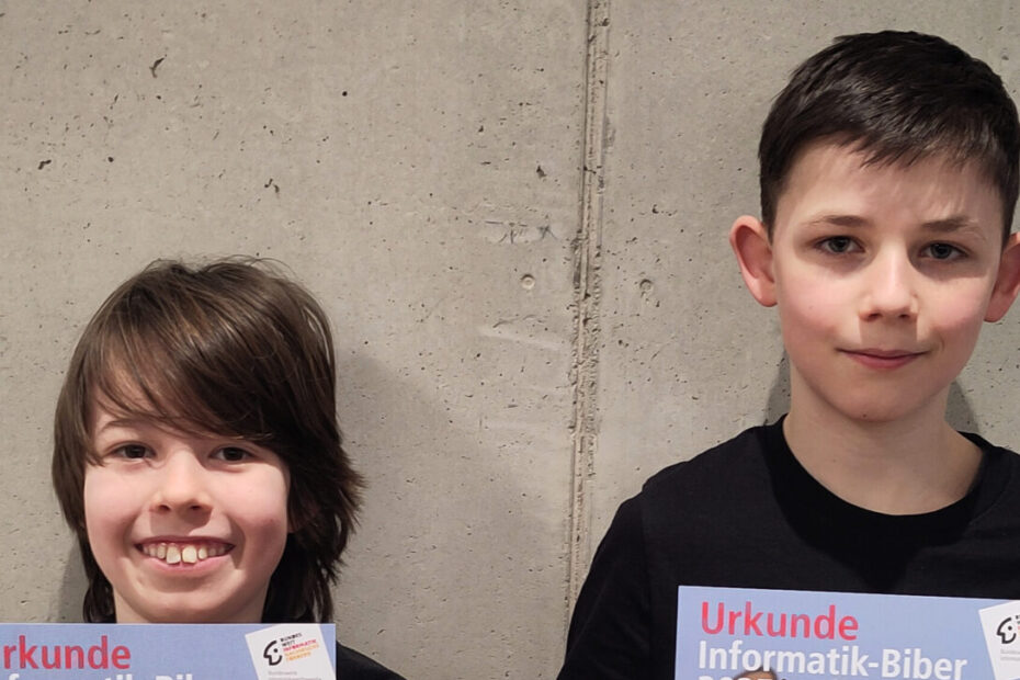 Die beiden Preisträger des Informatik-Biber-Wettbewerbs 2026