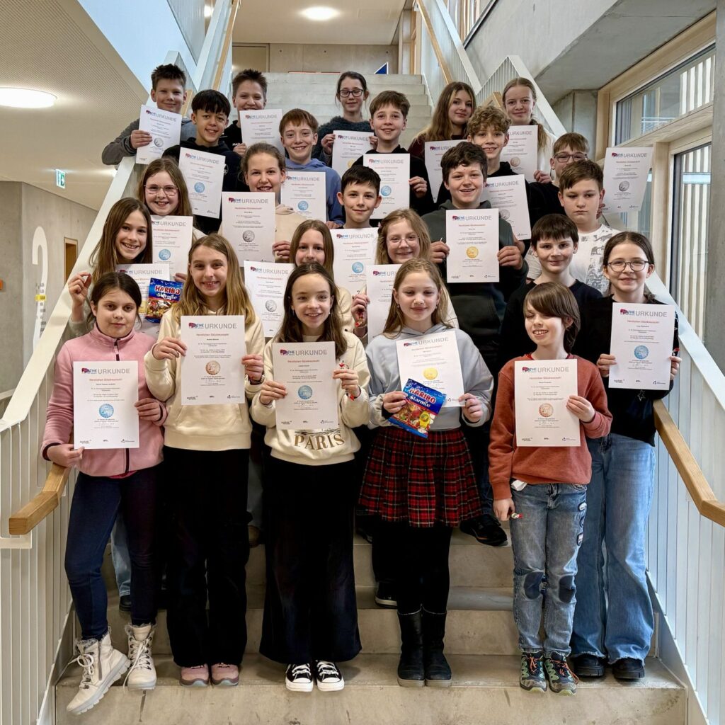 Die erfolgreichen Schülerinnen und Schüler des Wettbewerbs Mathe im Advent 2025/2026